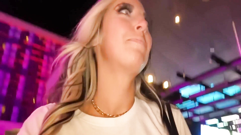 Las Vegas public cum walk